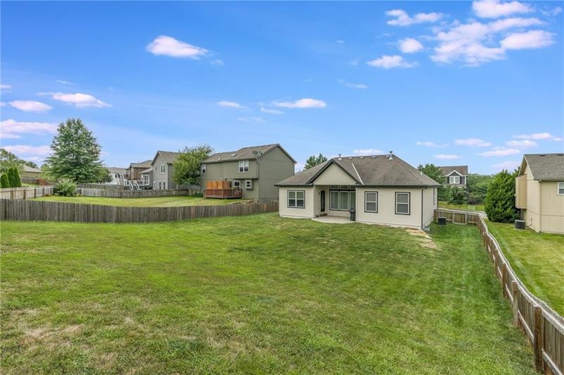 9028 NE 103rd St, Kansas City, MO 64157