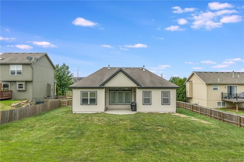9028 NE 103rd St, Kansas City, MO 64157