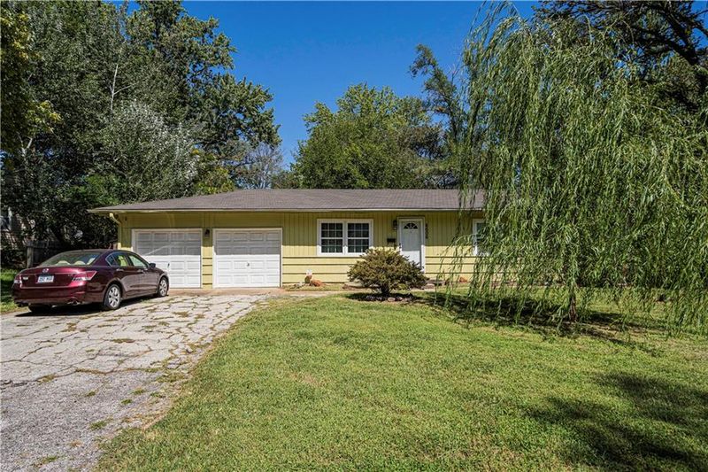 4606 E 112th Ter, Kansas City, MO 64137