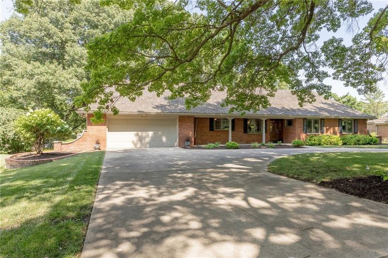 9923 Lee Ct, Leawood, KS 66206