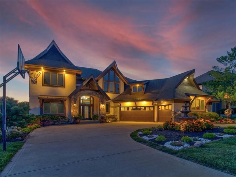 4416 NE Shadow Valley Cir, Lee's Summit, MO 64064