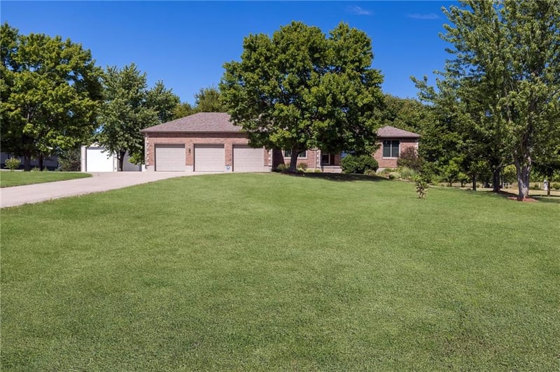 28912 E Major Rd, Blue Springs, MO 64029
