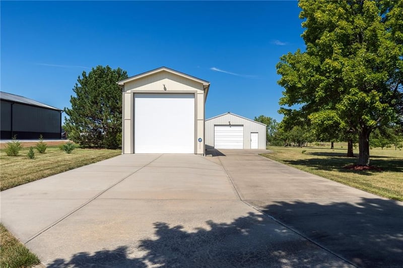 28912 E Major Rd, Blue Springs, MO 64029