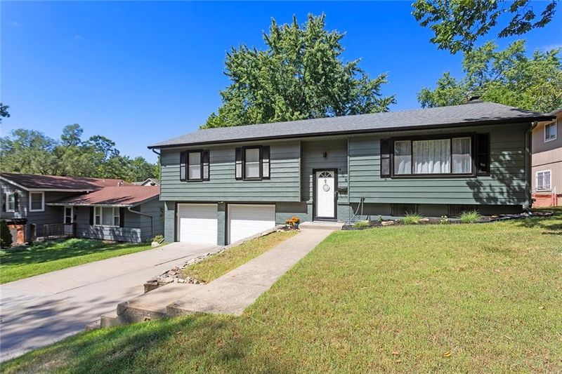 406 E 91 St, Kansas City, MO 64131