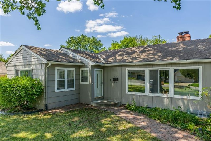 614 E 107th Ter, Kansas City, MO 64131