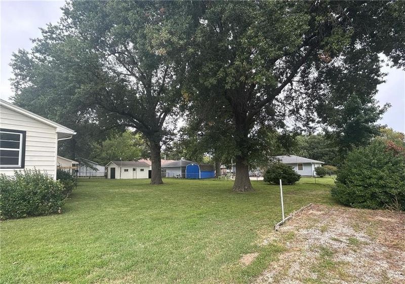 214 Lee Ave, Columbus, KS 66725