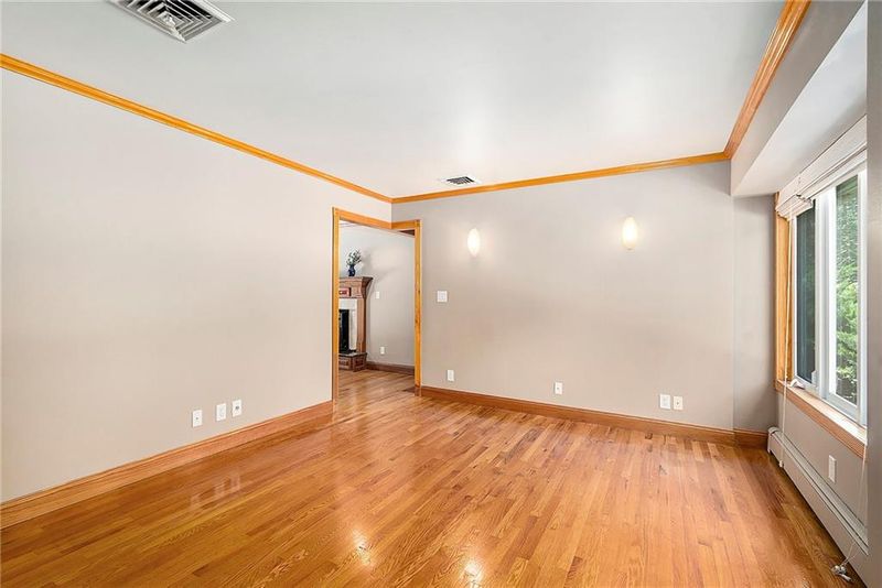 4031 N Main St, Kansas City, MO 64116