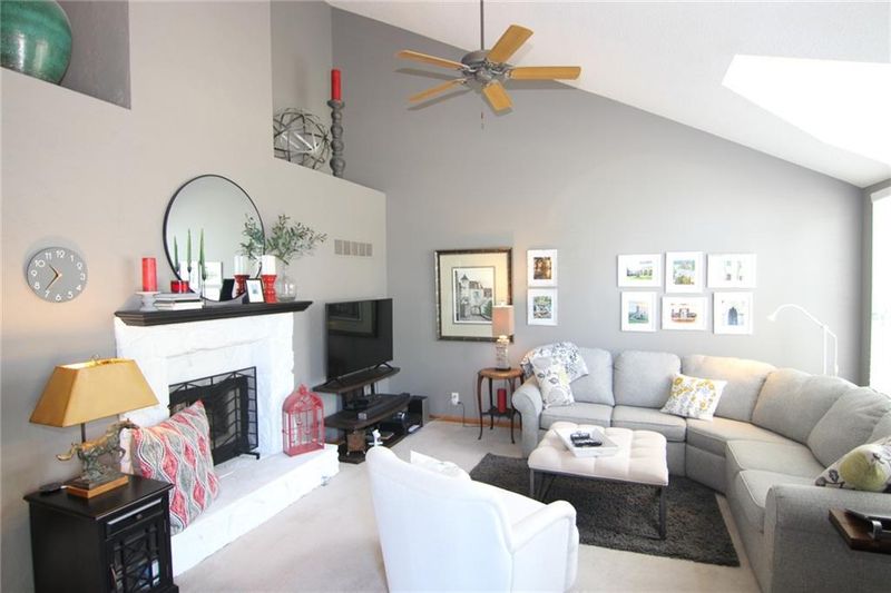 7518 W 154th Ter, Overland Park, KS 66223