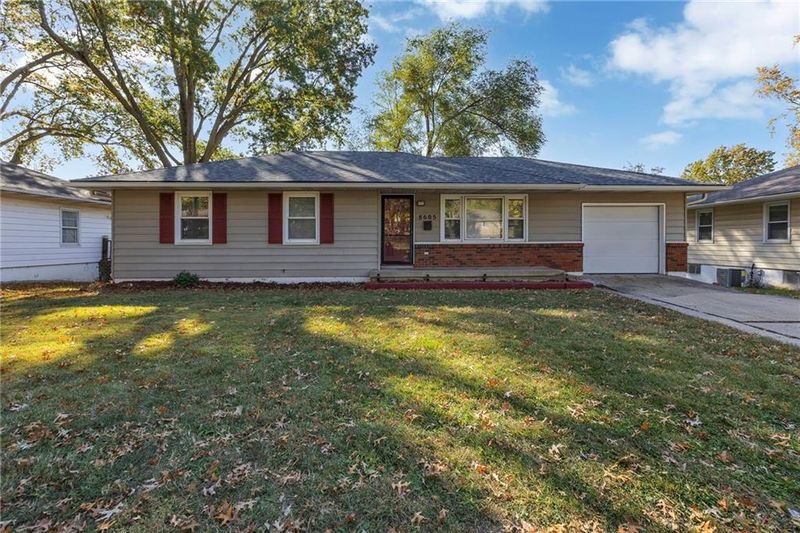 8605 E 83rd St, Raytown, MO 64138