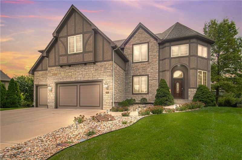 10905 W 128th Pl, Overland Park, KS 66213