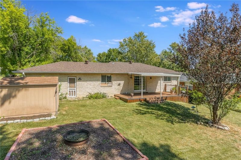 1707 NE 68th Pl, Gladstone, MO 64118