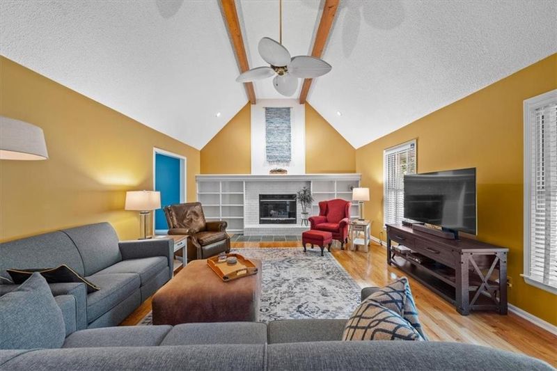 18401 W 114 Ter, Olathe, KS 66061