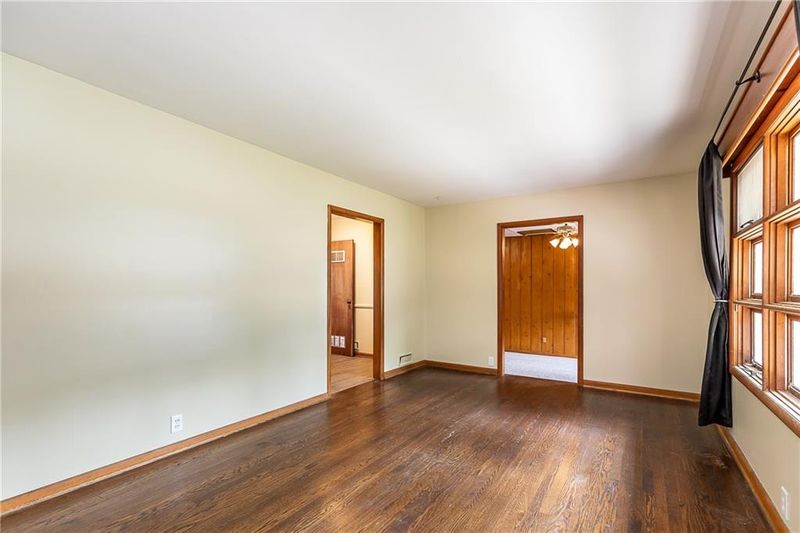 404 E 91st Ter, Kansas City, MO 64131