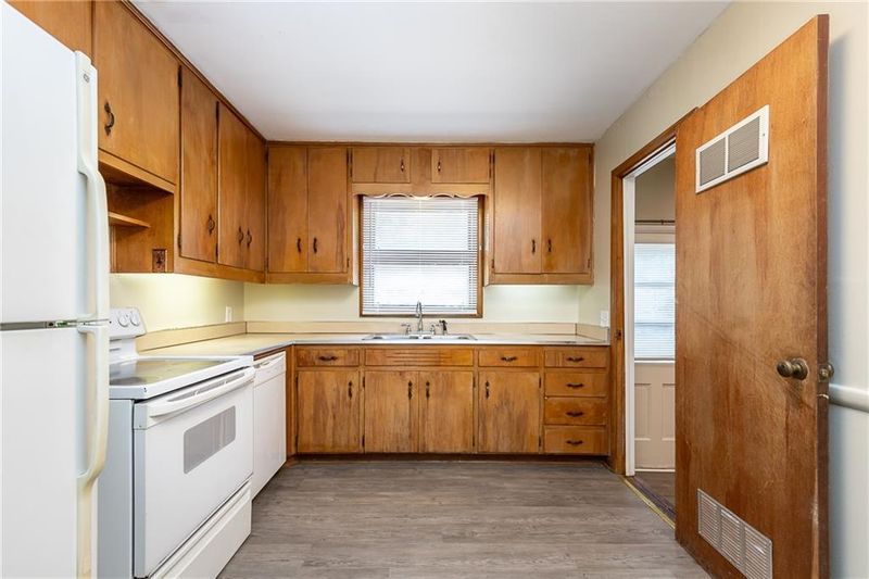 404 E 91st Ter, Kansas City, MO 64131
