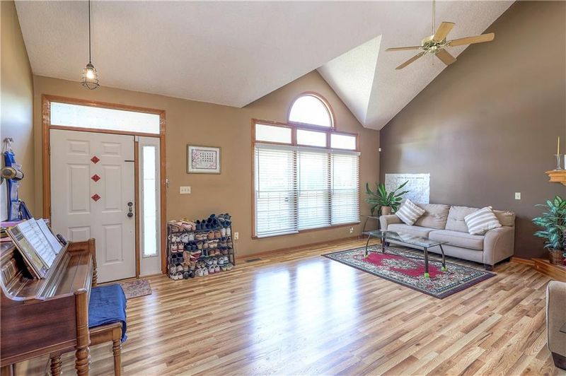 14715 W 123rd Ter, Olathe, KS 66062