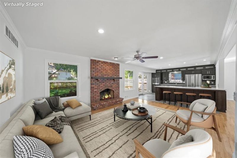 9932 Larsen St, Overland Park, KS 66214