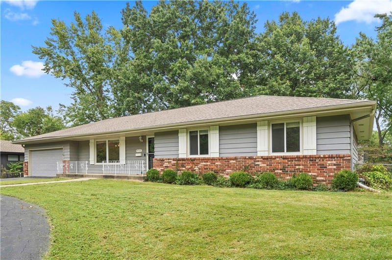 9715 Mission Rd, Overland Park, KS 66206