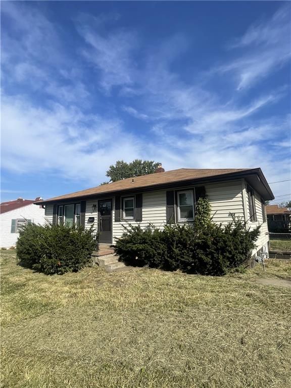 1835 Clay St, St Joseph, MO 64501