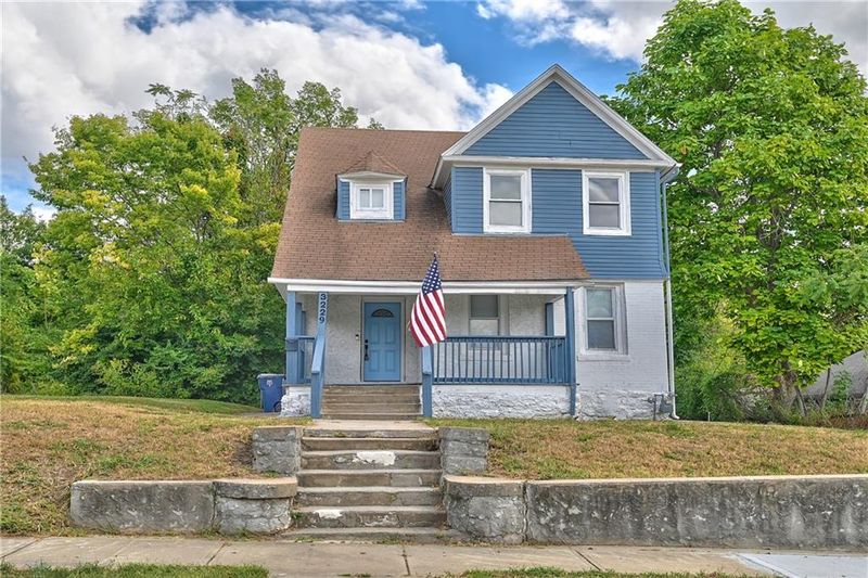 3229 Wayne Ave, Kansas City, MO 64109