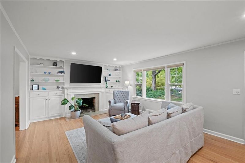 5709 Central St, Kansas City, MO 64113