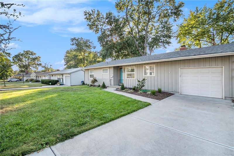 7324 Conser St, Overland Park, KS 66204