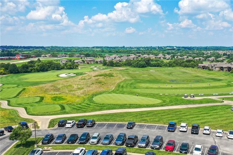 606 Mayfair Ct, Raymore, MO 64083