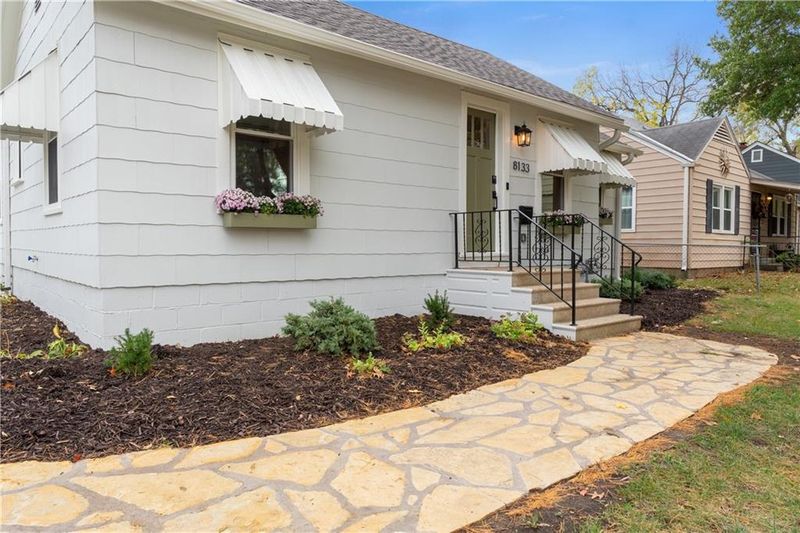 8133 Belleview Ave, Kansas City, MO 64114