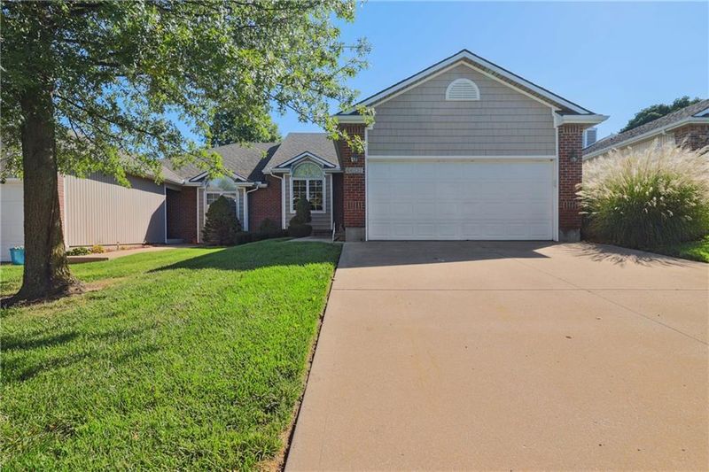 4607 Hedges Ave, Kansas City, MO 64133