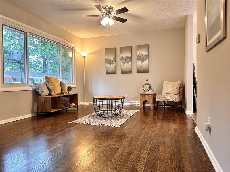 11006 Booth Ave, Kansas City, MO 64134