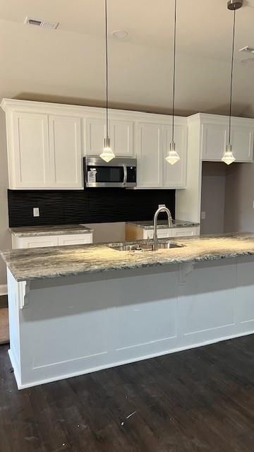 5211 E 39 St, Kansas City, MO 64130