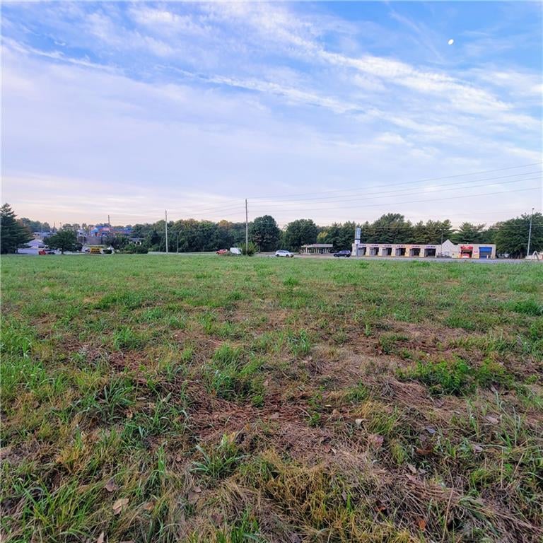2168 NW 7 Hw, Blue Springs, MO 64014