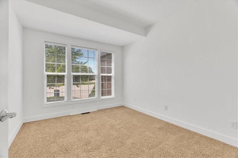 9315 Kenton St, Lenexa, KS 66227