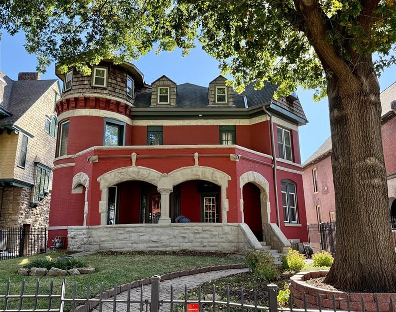 1837 Pendleton Ave, Kansas City, MO 64124