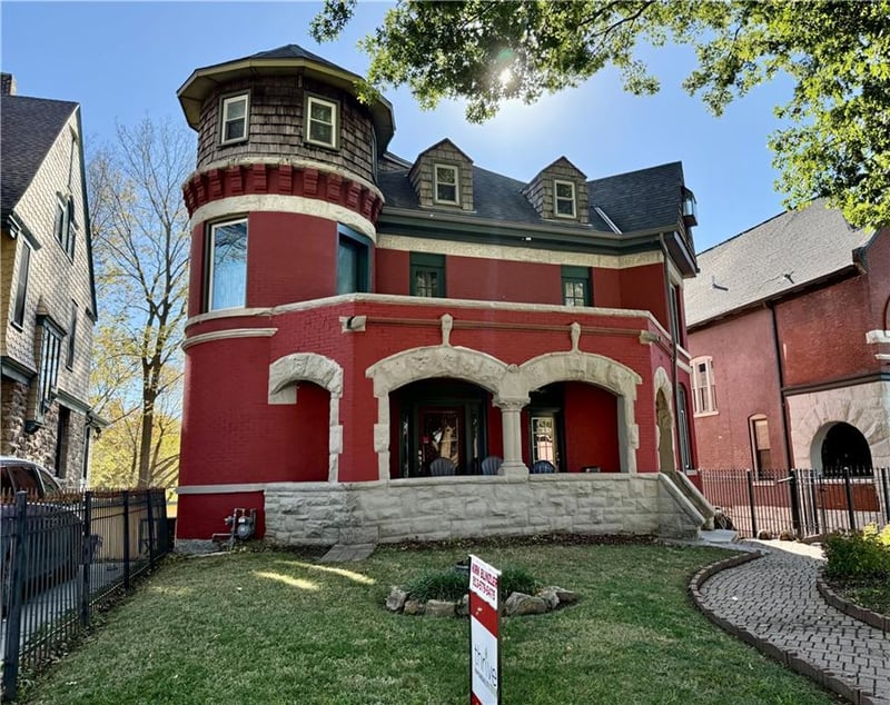 1837 Pendleton Ave, Kansas City, MO 64124