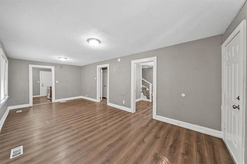 2242 E Gregory Blvd, Kansas City, MO 64132