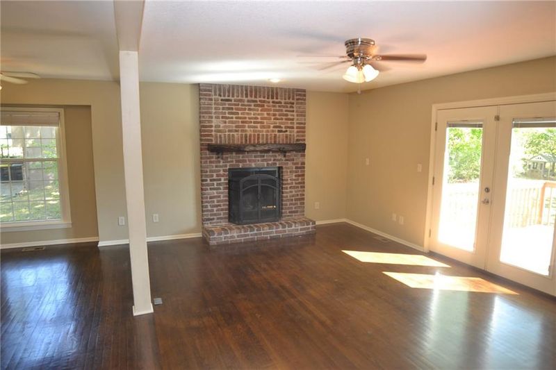 3317 E 114th Ter, Kansas City, MO 64137