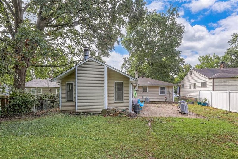 620 W 87th Ter, Kansas City, MO 64114