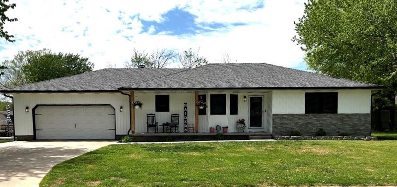 317 Caroline Dr, Frontenac, KS 66763