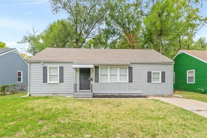 7748 Paseo Blvd, Kansas City, MO 64131