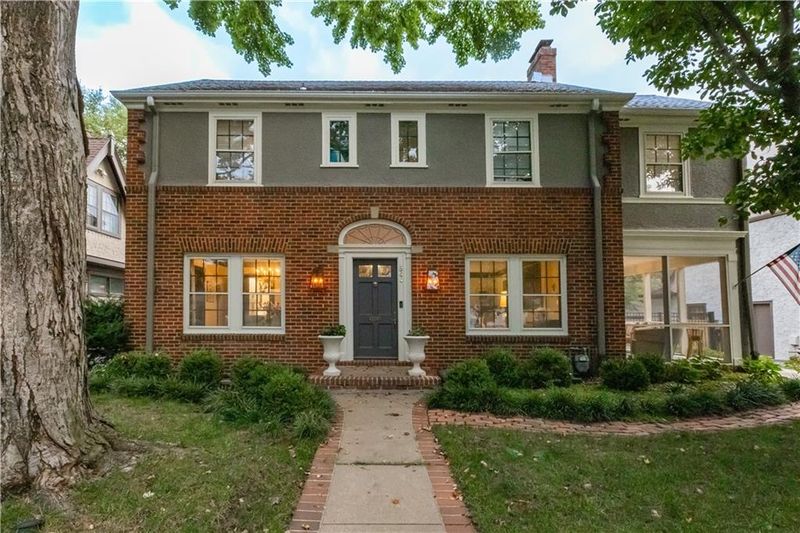 644 W 69th Ter, Kansas City, MO 64113