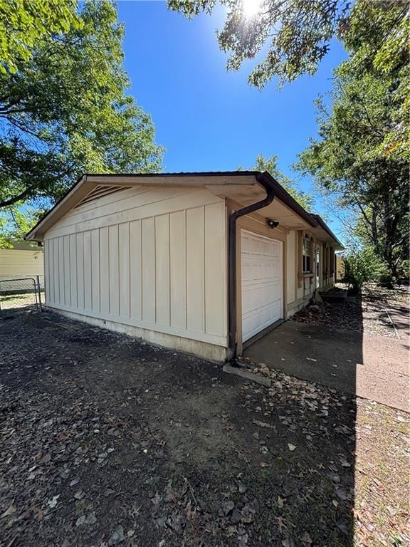1400 Richard Ave, Parsons, KS 67357