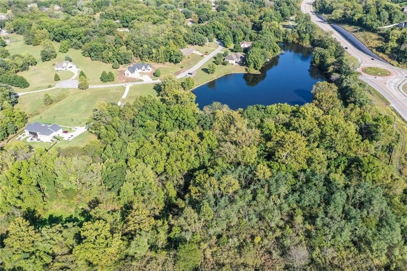 72nd St, Parkville, MO 64152