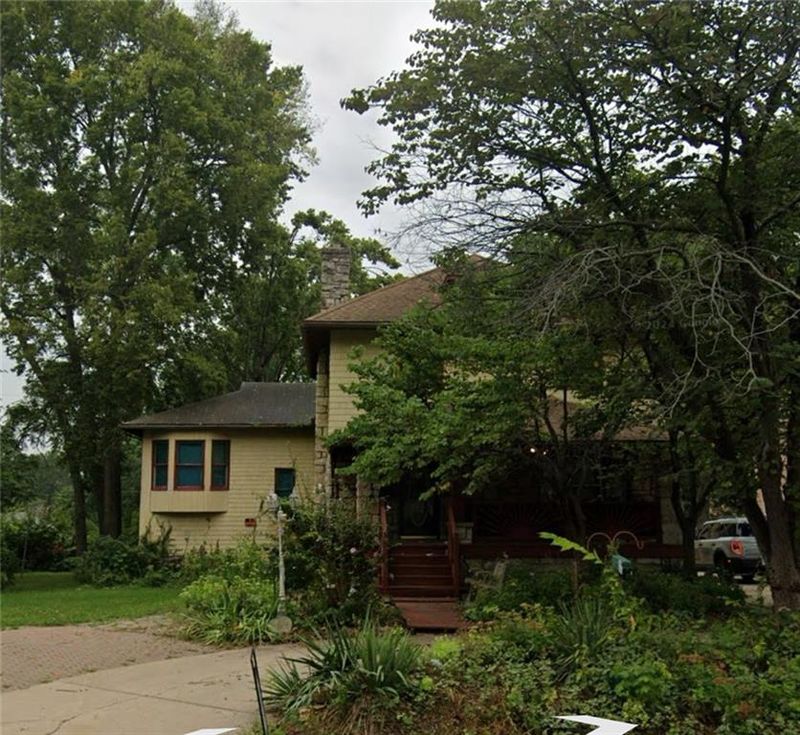 1315 E 75th St, Kansas City, MO 64131