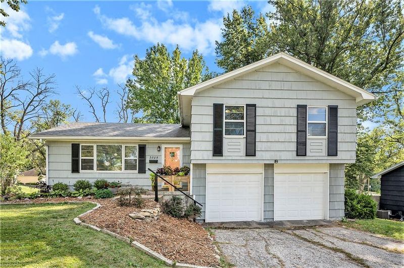 3805 E Red Bridge Rd, Kansas City, MO 64137