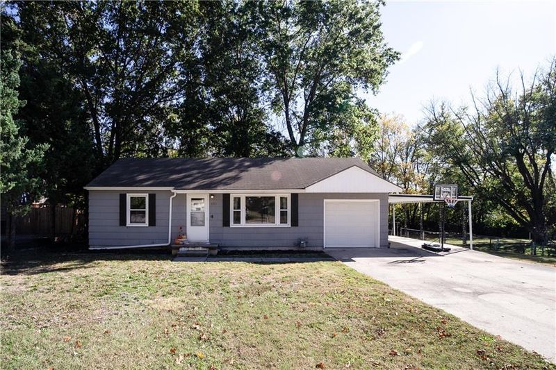 131 E Longfellow St, Kansas City, MO 64119