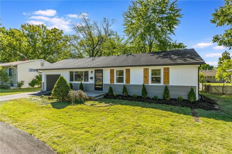 4509 Red Bridge Rd, Kansas City, MO 64137
