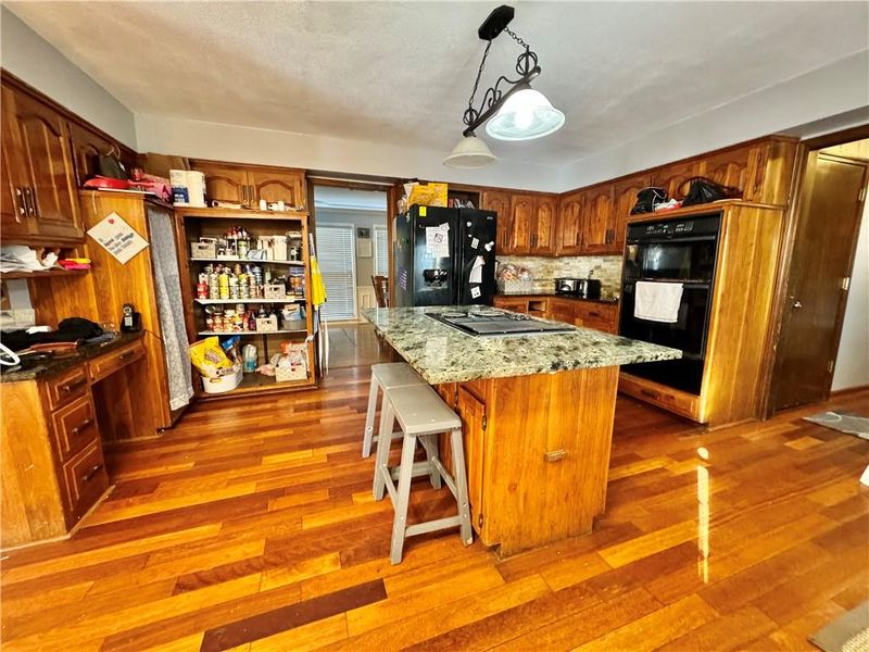 12816 W 118th St, Overland Park, KS 66210