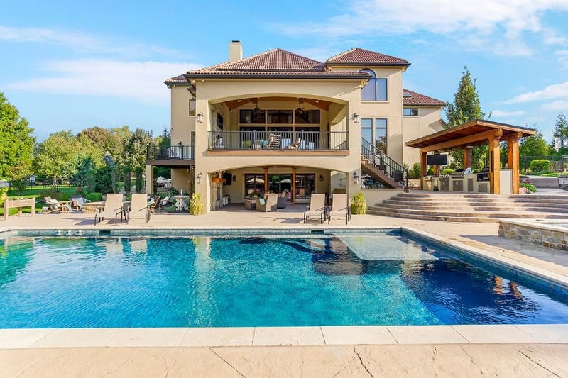 4145 W 147th Ter, Leawood, KS 66224