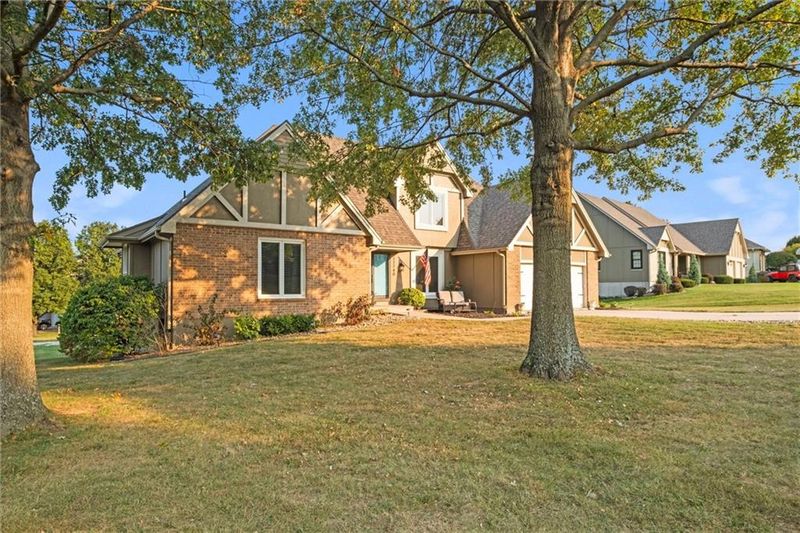 17740 157th Ter, Basehor, KS 66007