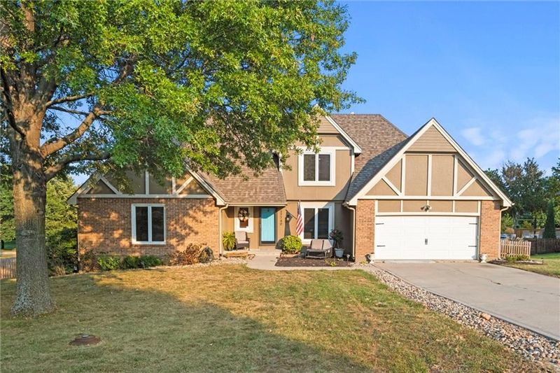 17740 157th Ter, Basehor, KS 66007
